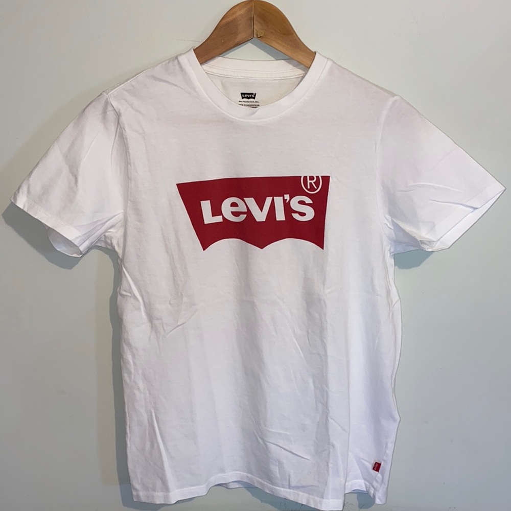 Levi’s Women’s Logo Tee Shirt
